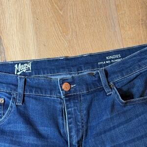 Mugsy Jeans Kinzies 35x32 Denim Stretch. Performance, Comfort, Preppy Tapered.